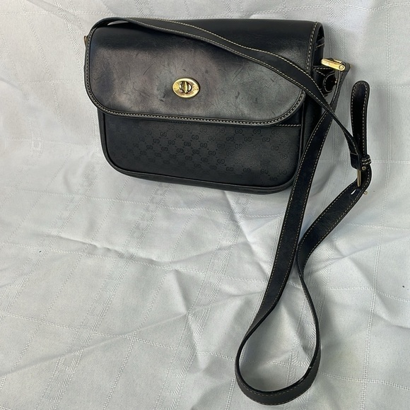 Vintage Gucci Black Monogram GG Leather Flap Turnlock Crossbody Bag - Picture 6 of 17
